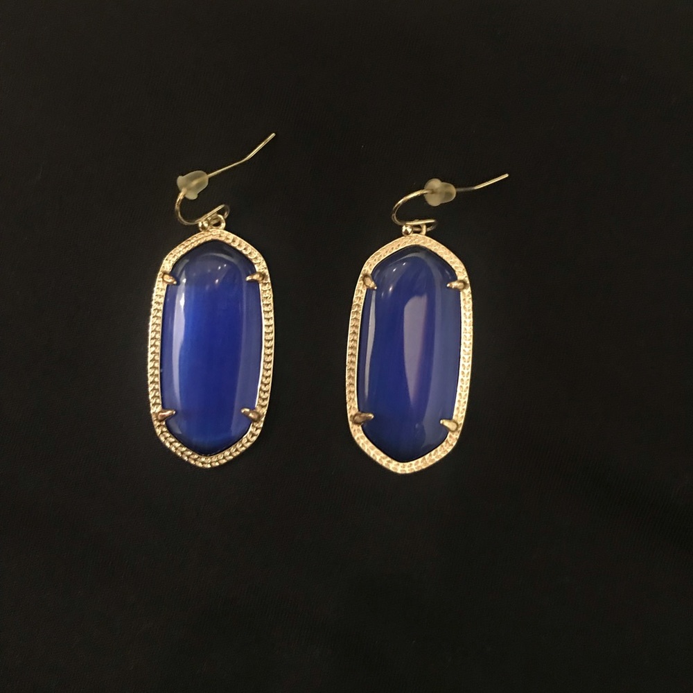 Kendra Scott Elle earrings in Cobalt Blue!